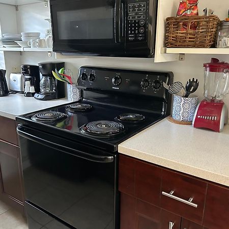 Lambert Family Beach Apartments 포트 로더데일 외부 사진