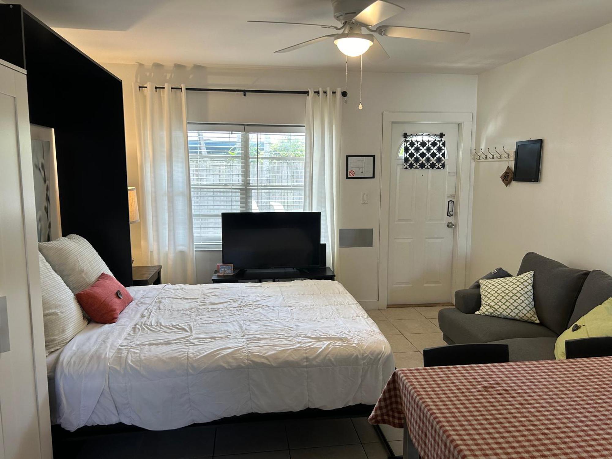 Lambert Family Beach Apartments 포트 로더데일 외부 사진