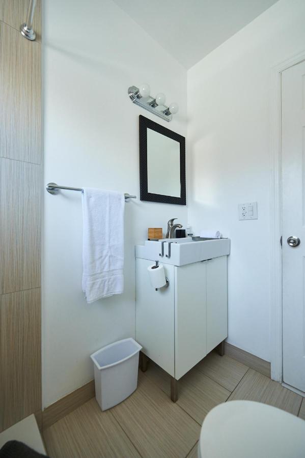 Lambert Family Beach Apartments 포트 로더데일 외부 사진